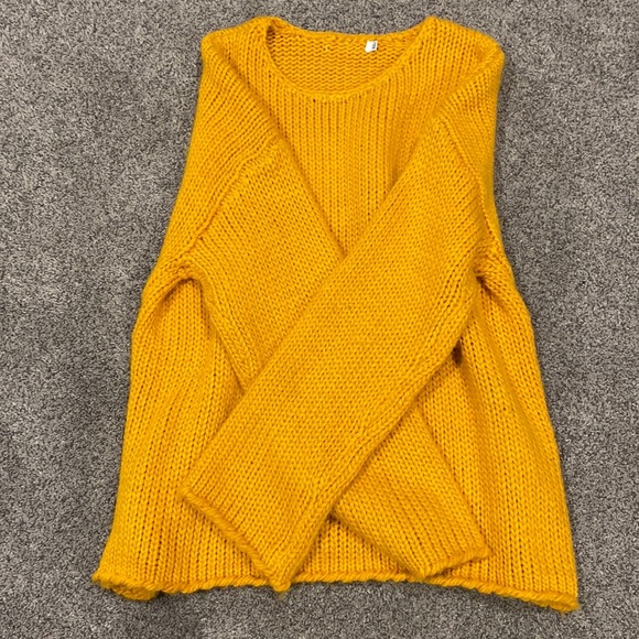 XL Knitted Mustard Knitted Sweater - Picture 4 of 5